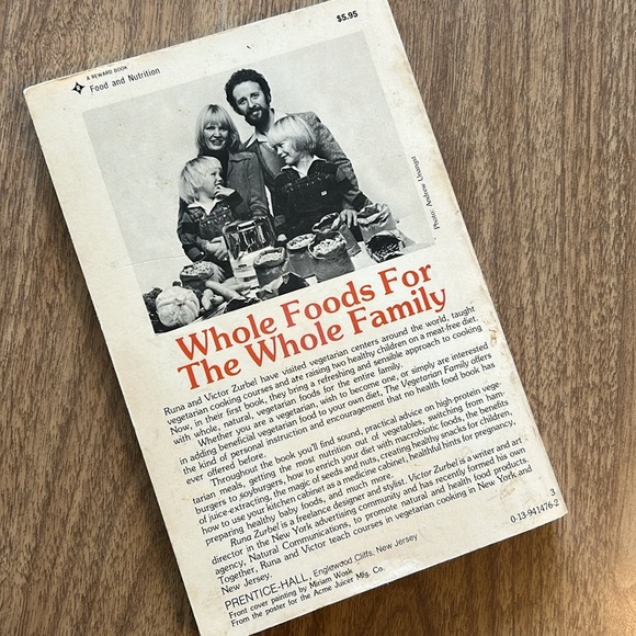 Vintage 70s The Vegetarian Family Cookbook by Runa & Victor Zurbel 1978 - Picture 2 of 14